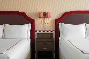 The Stoneleigh, Autograph Collection
