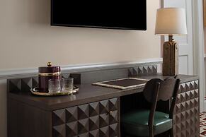 The Stoneleigh, Autograph Collection