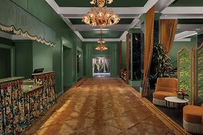 The Stoneleigh, Autograph Collection