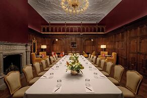 The Stoneleigh, Autograph Collection
