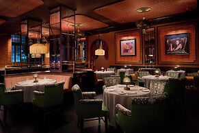 The Stoneleigh, Autograph Collection