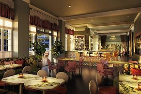 The Stoneleigh, Autograph Collection