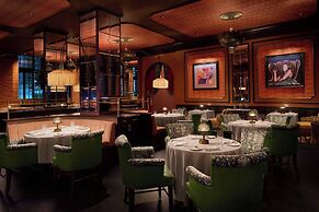 The Stoneleigh, Autograph Collection