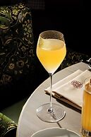The Stoneleigh, Autograph Collection