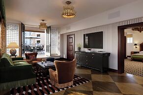 The Stoneleigh, Autograph Collection