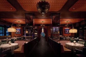 The Stoneleigh, Autograph Collection