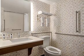 Holiday Inn Orlando International Airport by IHG