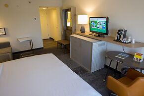 Holiday Inn Orlando International Airport by IHG