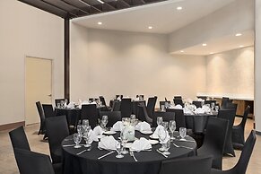 Holiday Inn Orlando International Airport by IHG