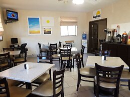 Days Inn by Wyndham Cortez