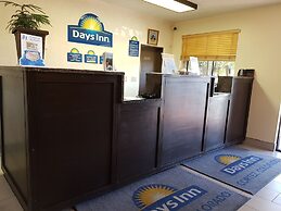 Days Inn by Wyndham Cortez