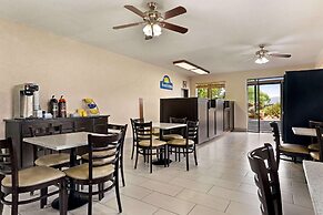 Days Inn by Wyndham Cortez