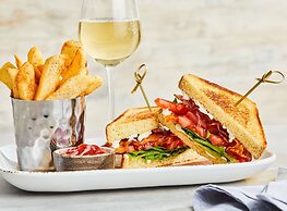 Courtyard by Marriott Cleveland Beachwood