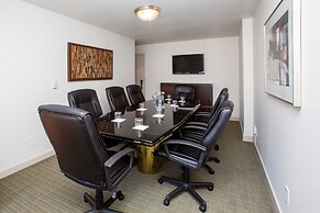 The Grove West Seattle Inn