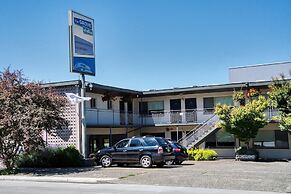 The Grove West Seattle Inn