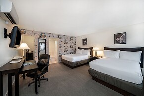 The Grove West Seattle Inn