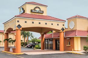 Days Inn by Wyndham Fort Myers