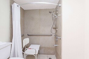 Days Inn by Wyndham Fort Myers