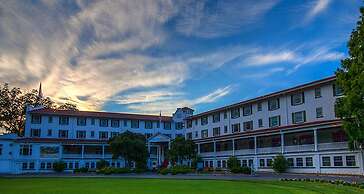 The Shawnee Inn and Golf Resort