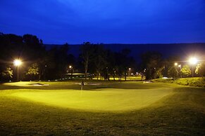 The Shawnee Inn and Golf Resort