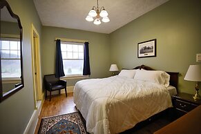 The Shawnee Inn and Golf Resort