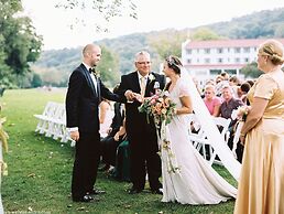 The Shawnee Inn and Golf Resort