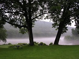 The Shawnee Inn and Golf Resort