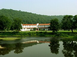 The Shawnee Inn and Golf Resort