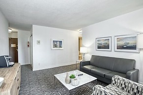 Town Inn Suites Hotel