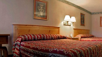 Days Inn & Suites by Wyndham Starkville