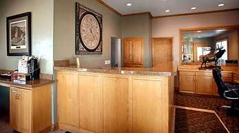 Econo Lodge Inn & Suites