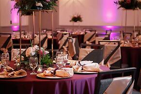 Four Points by Sheraton Milwaukee North Shore