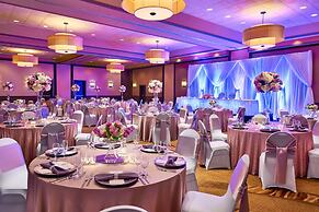 Four Points by Sheraton Milwaukee North Shore