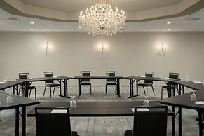 Four Points by Sheraton Milwaukee North Shore