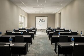 Four Points by Sheraton Milwaukee North Shore