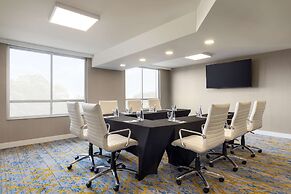 Embassy Suites by Hilton Toronto Airport