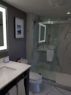 Embassy Suites by Hilton Toronto Airport