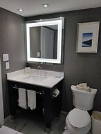 Embassy Suites by Hilton Toronto Airport