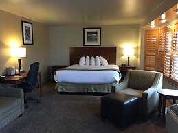 Dinosaur Inn & Suites