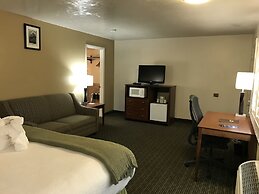 Dinosaur Inn & Suites