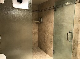 Dinosaur Inn & Suites