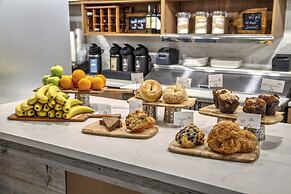 Courtyard by Marriott Tucson Airport