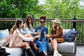 Renaissance Austin Hotel