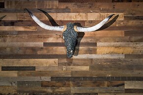 Renaissance Austin Hotel