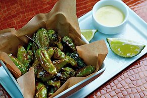 Renaissance Austin Hotel