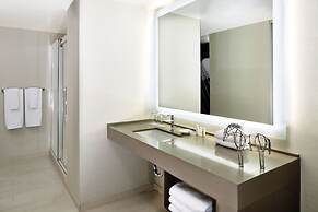 Renaissance Austin Hotel