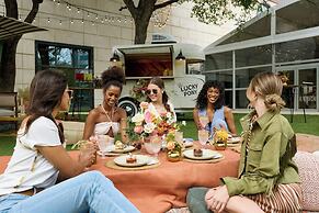 Renaissance Austin Hotel