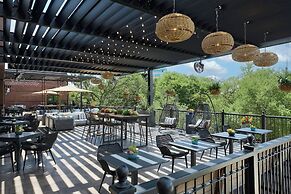 Renaissance Austin Hotel