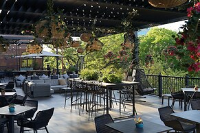 Renaissance Austin Hotel