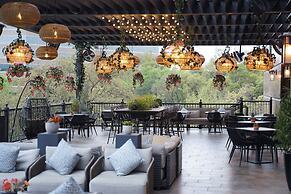 Renaissance Austin Hotel